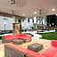 Holiday Inn Express & Suites Charlotte Airport By IHG