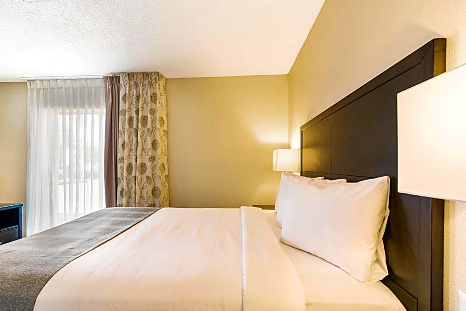 Chase Suite El Paso