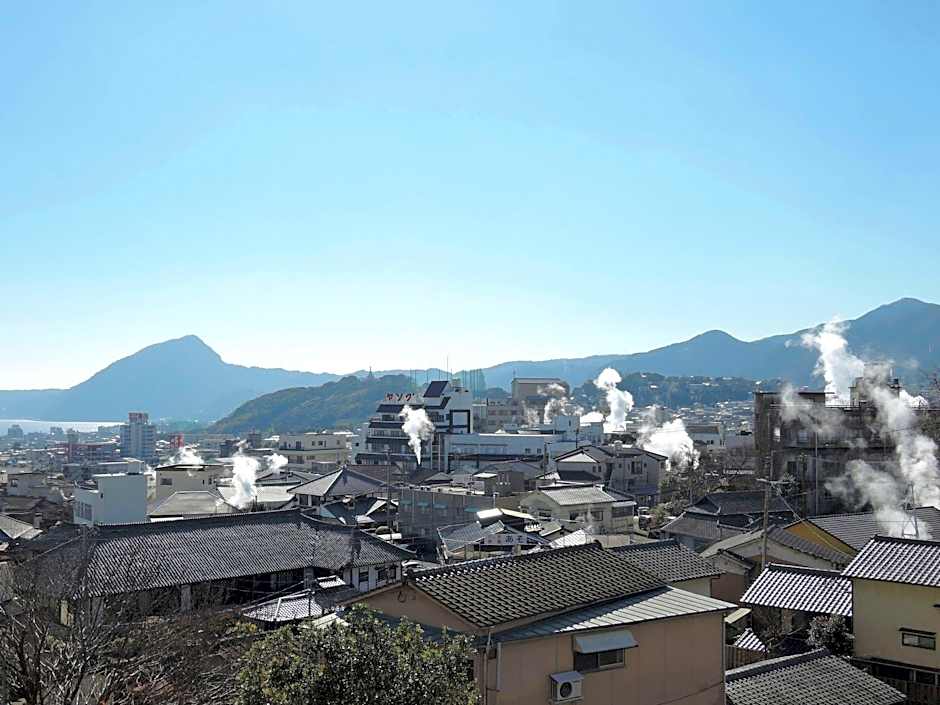 Beppu Yukemuri-no-oka Youth Hostel