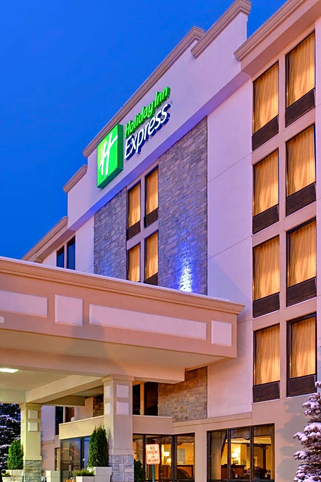 Holiday Inn Express Flint-Campus Area By IHG
