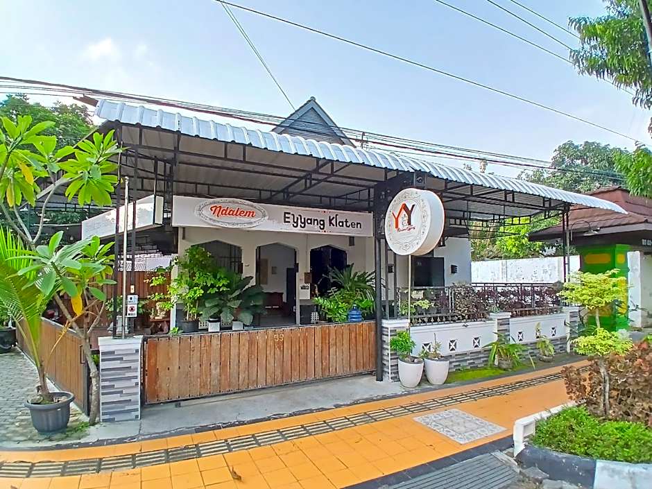RedDoorz at Ndalem Eyyang Syariah Stasiun Klaten