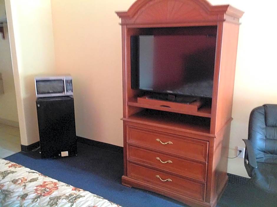 Executive Inn & Suites