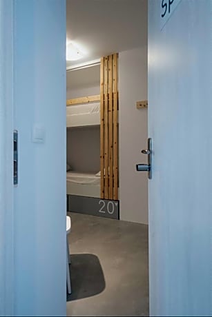 Bed in 8-Bed Mixed Dormitory Room