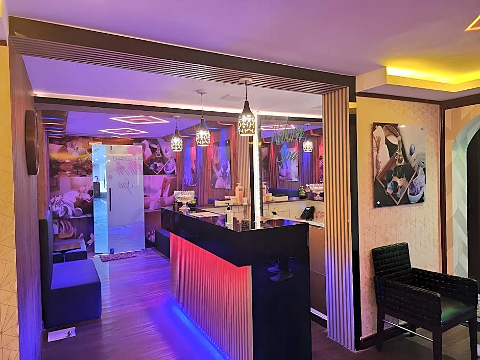 LE PARADISE PALACE HOTEL Deira Dubai Al Rigga