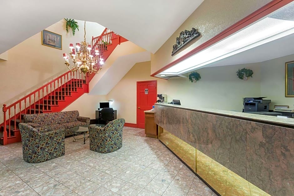 Days Inn by Wyndham Savannah Airport