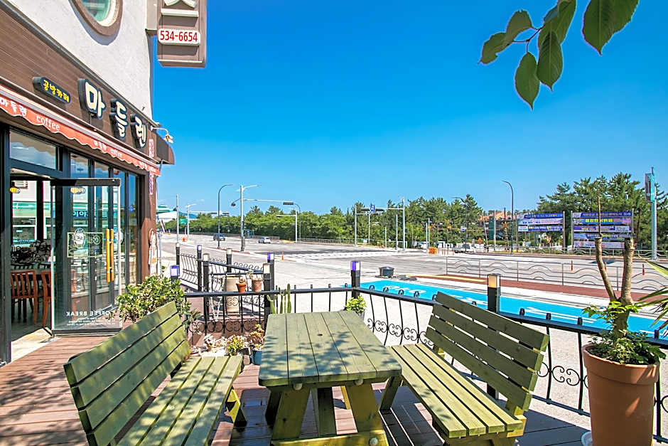 Donghae(mangsang) East House