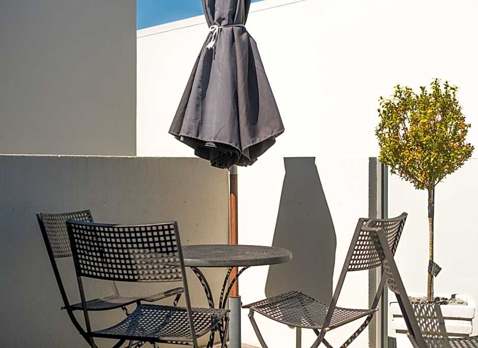 Bellano Motel Suites