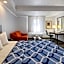 Riverview Inn & Suites