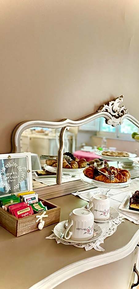 Villa La Dogana B&B di Charme - Historic Villa with a beautiful garden - private parking