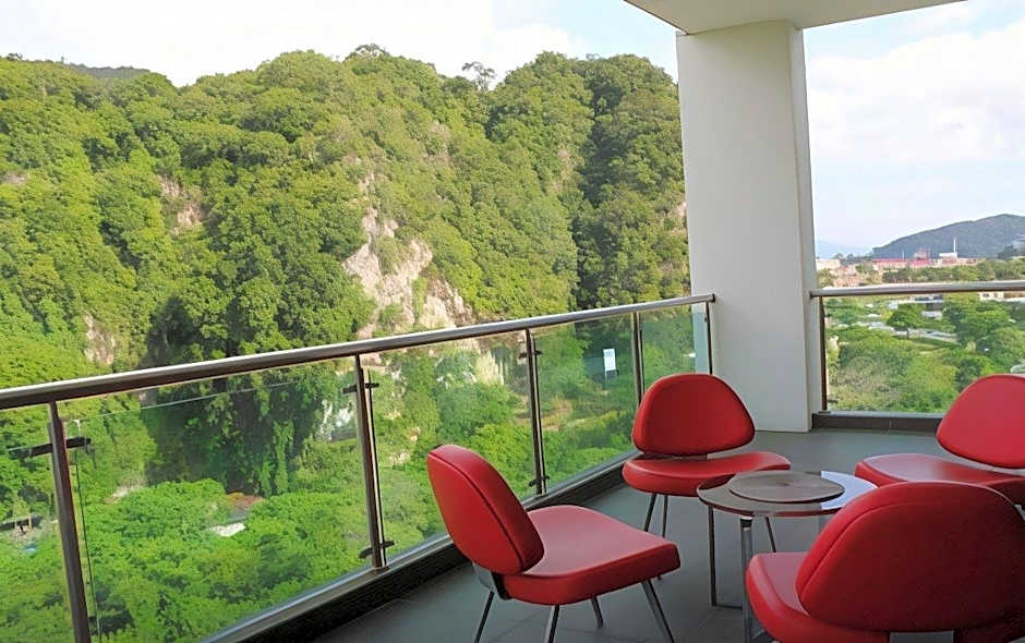 Symphony Suites Hotel