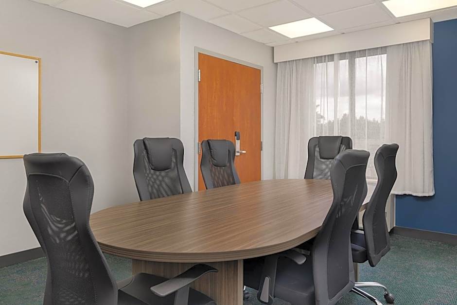 Spark by Hilton Guelph