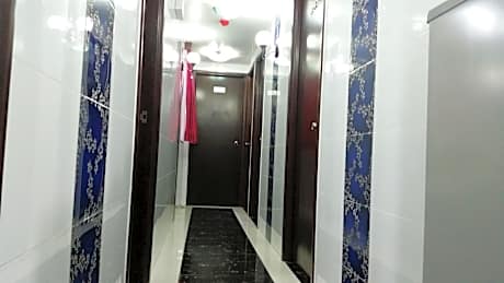 Twin Room with Private Bathroom