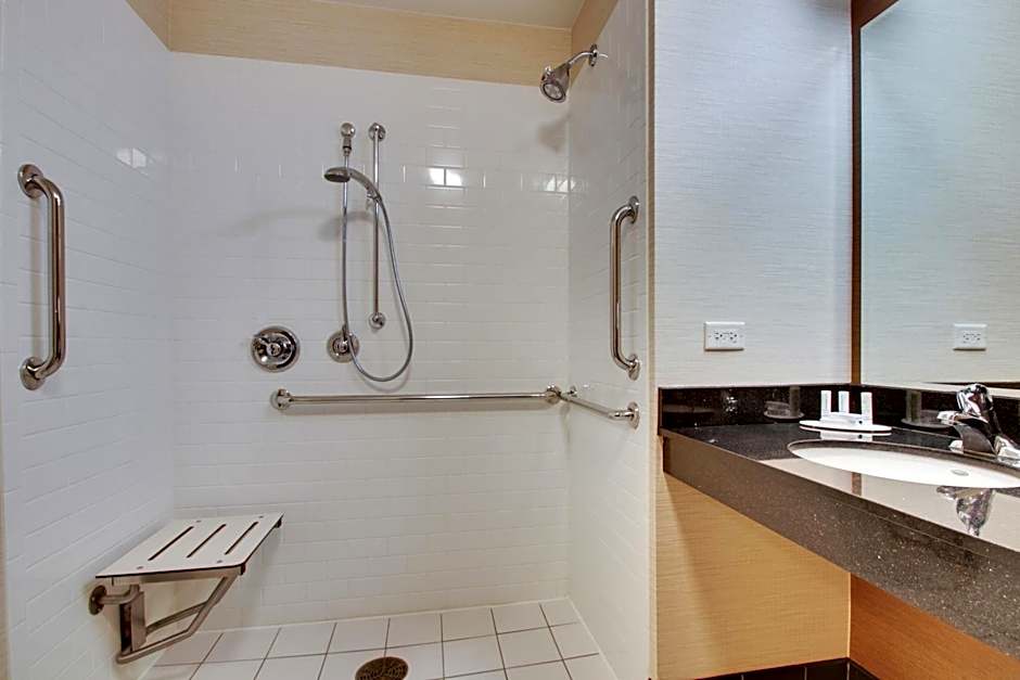 Fairfield Inn & Suites by Marriott Ottawa Starved Rock Area