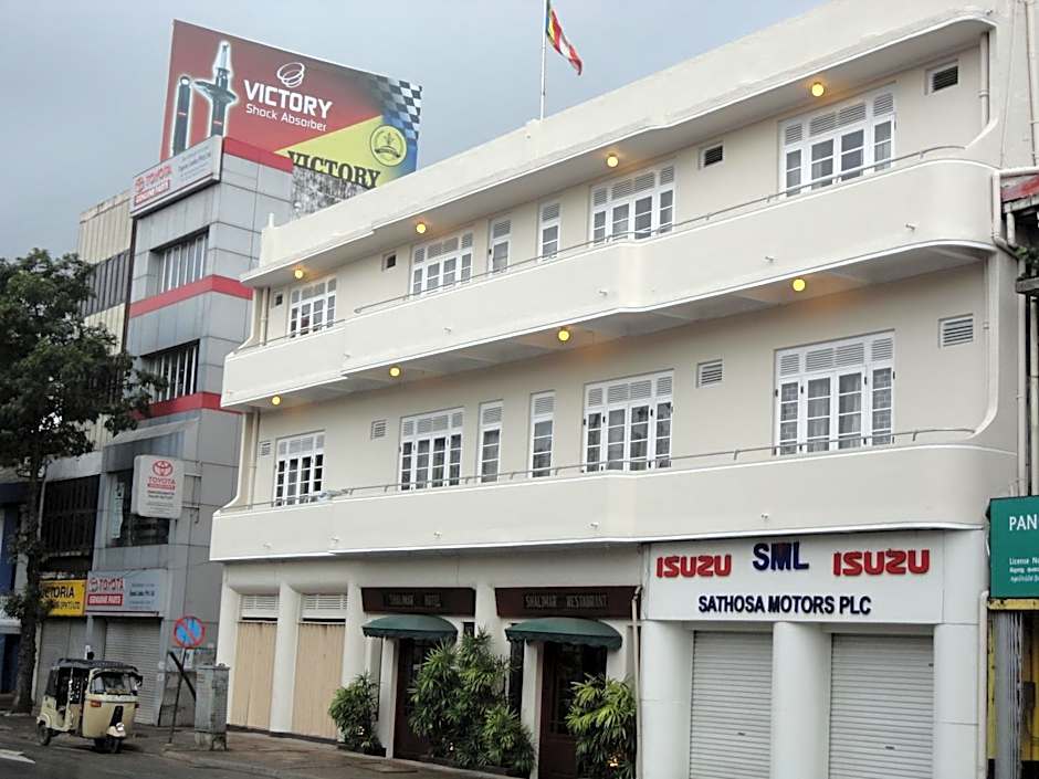 Photo 1 of 24 of Shalimar Hotel