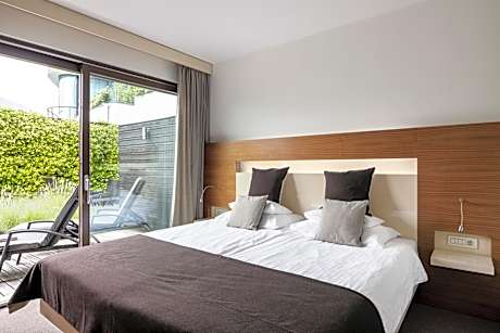 Studio with Garden View