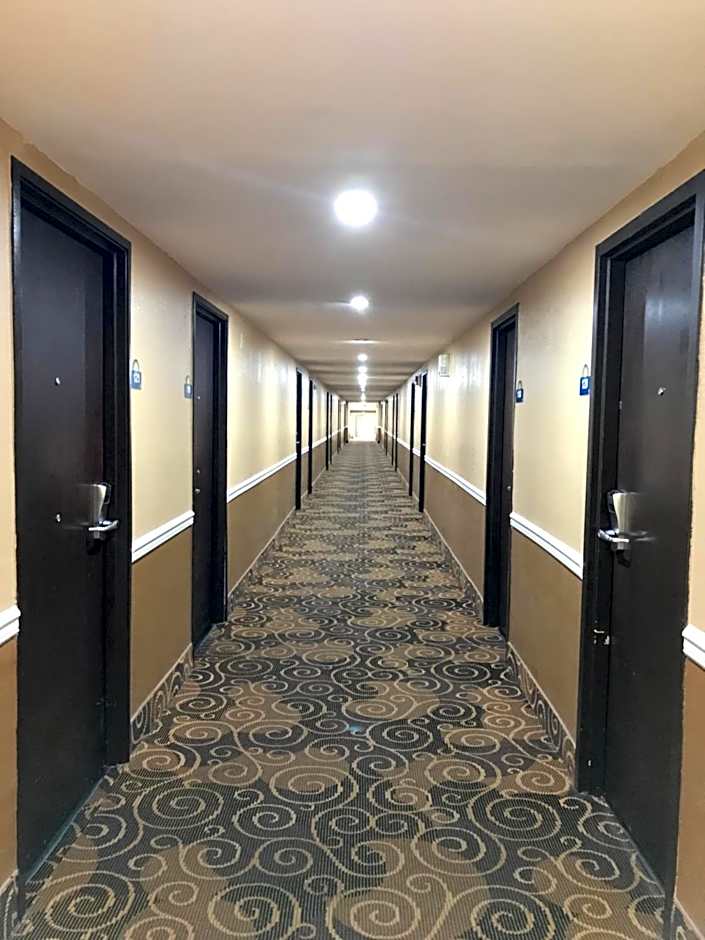 Days Inn by Wyndham Joplin