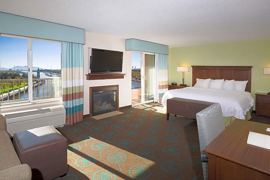 Hampton Inn By Hilton And Suites Suisun City