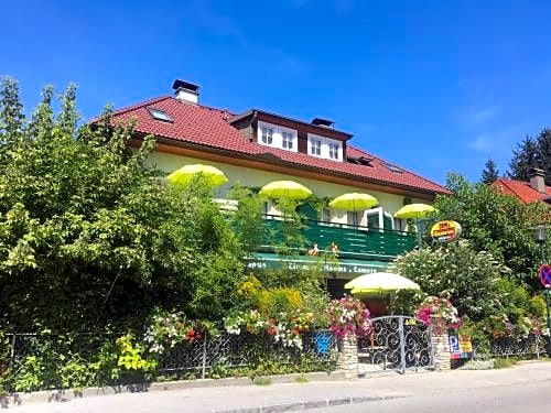 Pension Am Campus Velden – Velden, CA