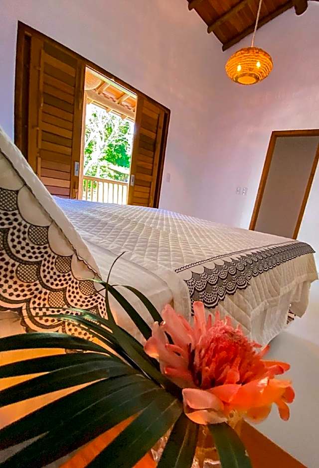 Casa Espaçosa com Piscina e Sauna Privativa! 6 Suítes!