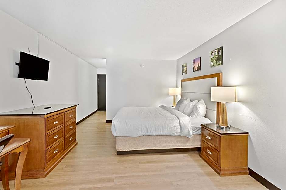 Days Inn by Wyndham Erie