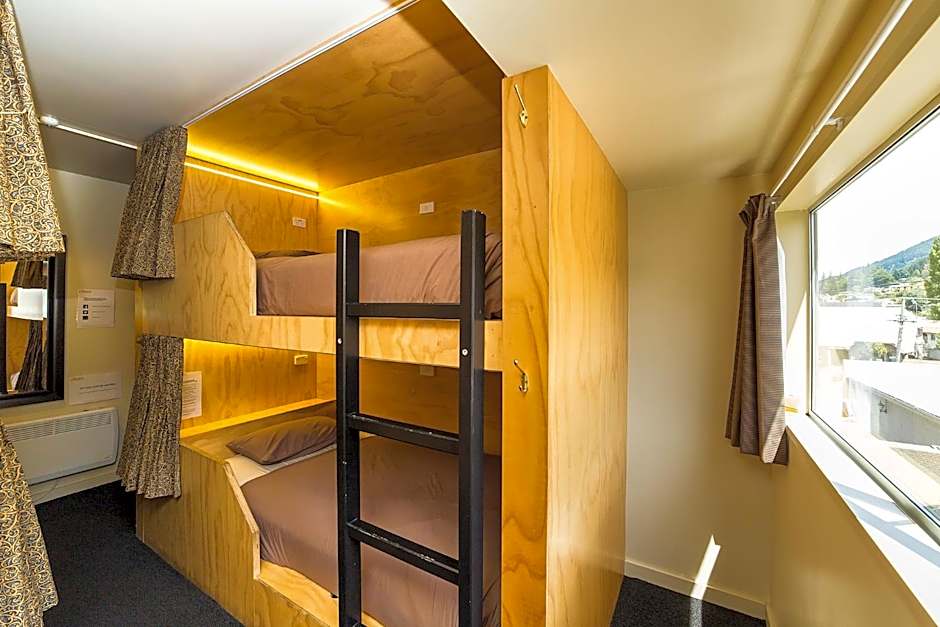 Tahuna Pod Hostel