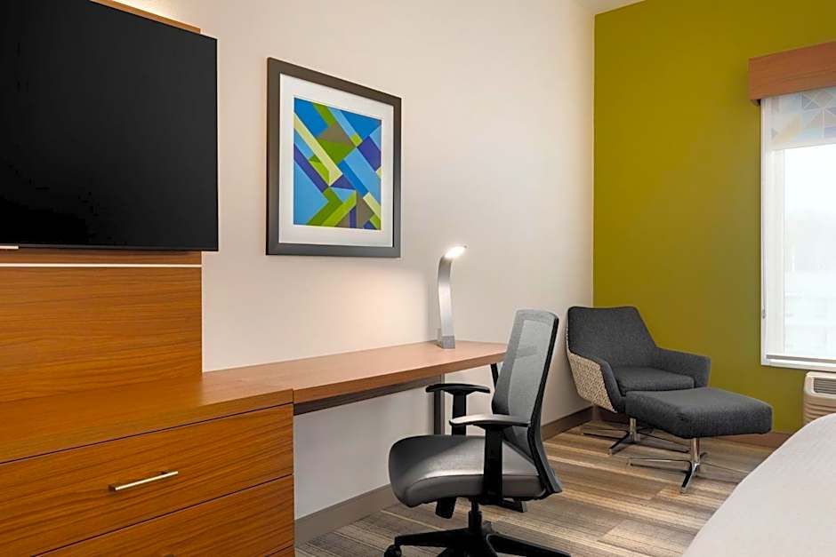 Holiday Inn Express & Suites - Dalton - Walnut Ave By IHG