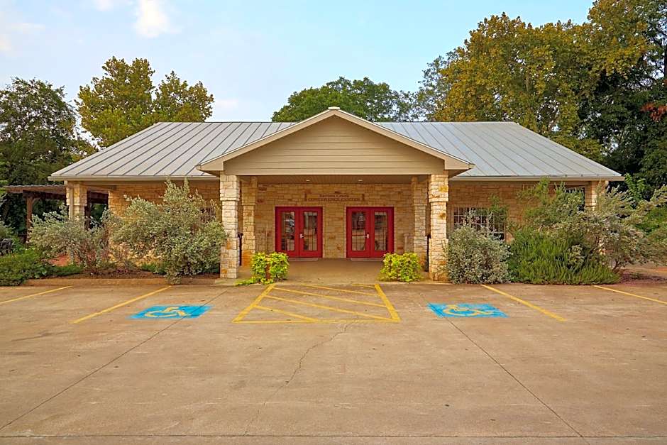 Fredericksburg Inn And Suites