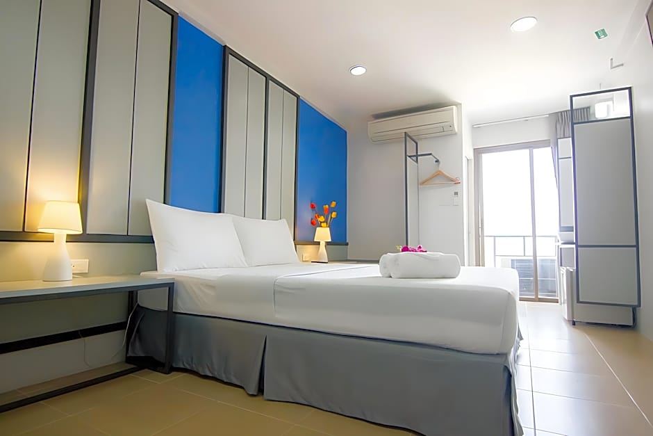 Regent Ngamwongwan Hotel