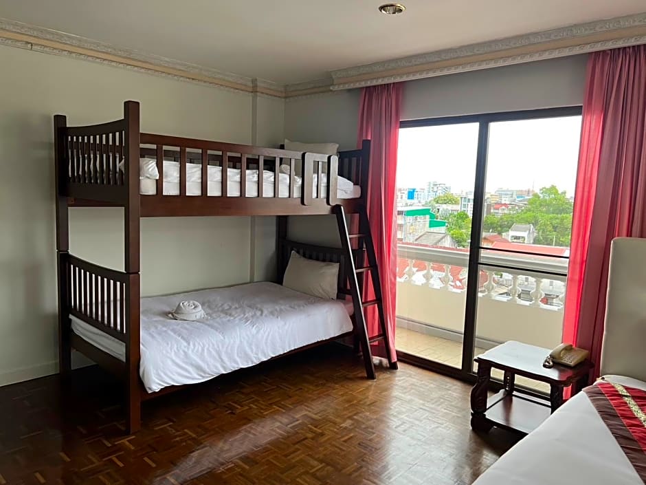 Chao Phya Grand Hotel