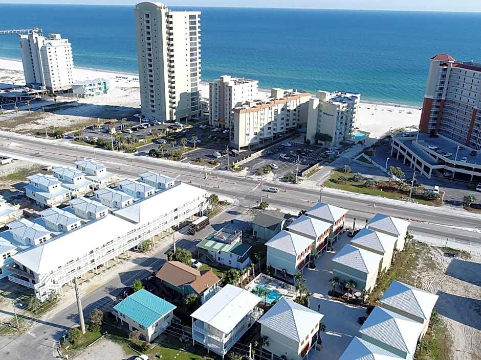TRUE BLUE-Coastal cottage-3 min walk to beach! POOL!