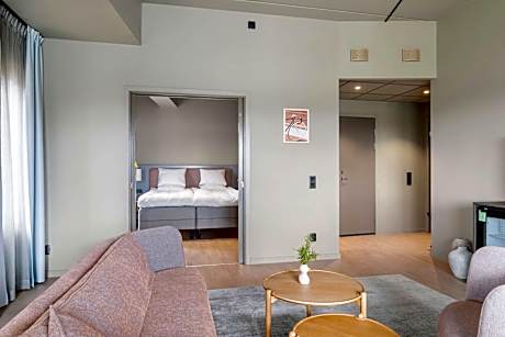 Junior King Suite with Sofa Bed, Balcony and Sea View - Non-Smoking