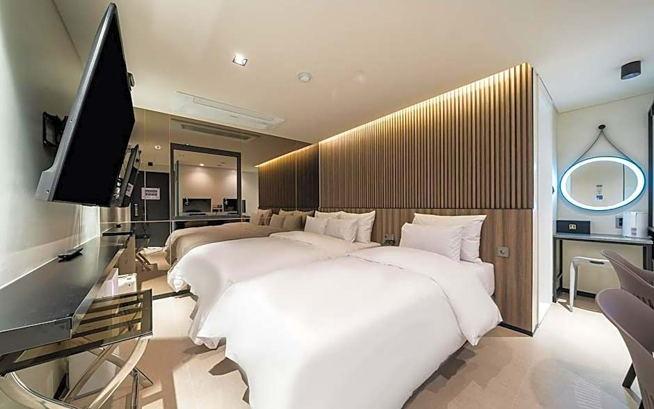 Photo 1 of 8 of Super 2 Beds