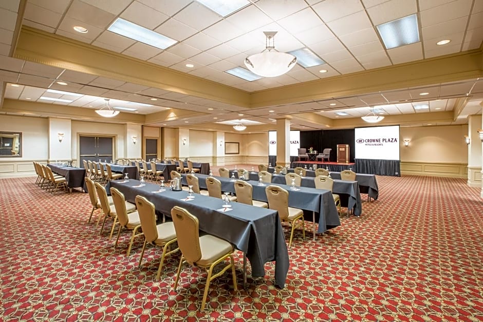 Crowne Plaza Cleveland Airport by IHG