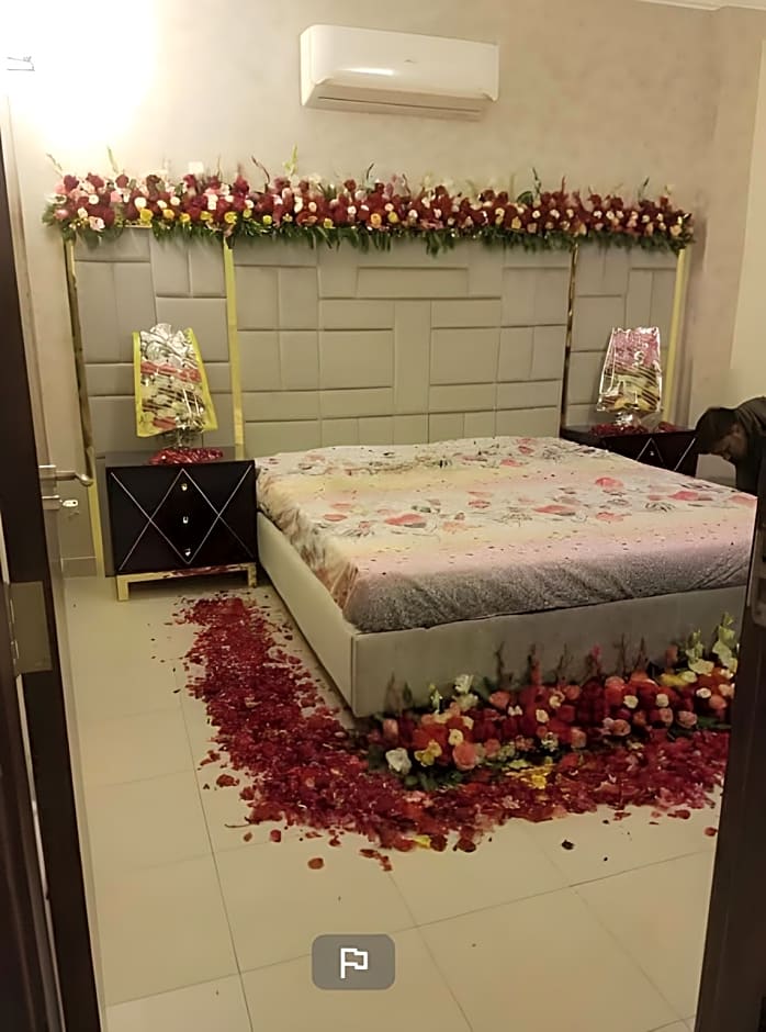 Couples Friendly Guest House