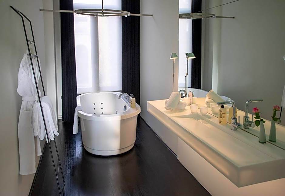 Suites Feek – Antwerp, DC