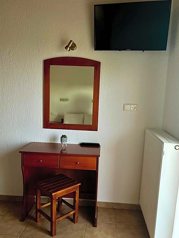 Ψητοπωλείο Καφέ Ενοικιαζόμενα Δωμάτια Όλυμπος