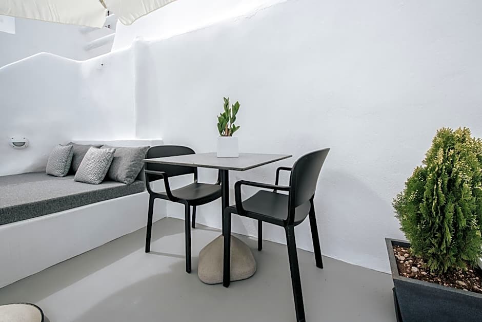 Virginia's Cave Villas