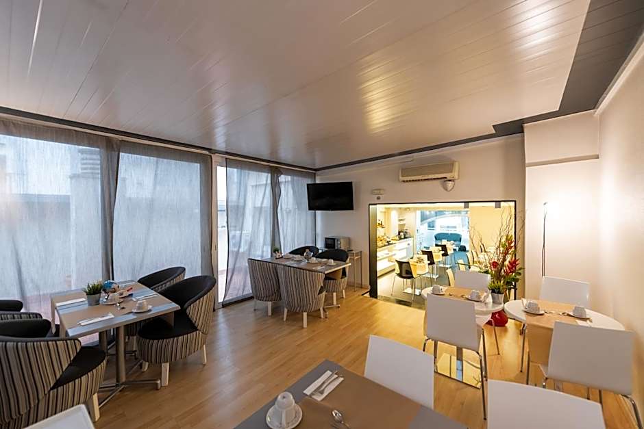 Atenea Rekord Suites