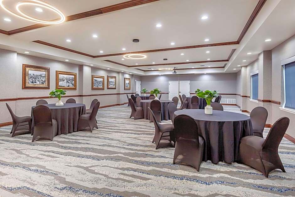 Clarion Pointe Sulphur Springs