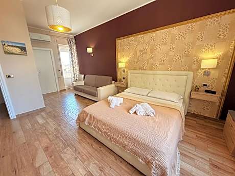 Home Syrakos