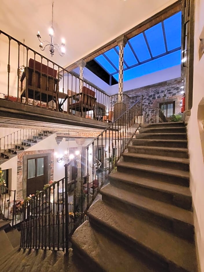 Milo Collection Hotel