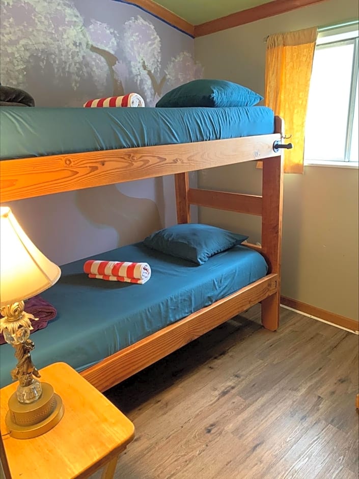 Eugene Lodge and International Hostel