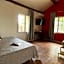Chambres d'hotes la Soulenque Luxury B & B