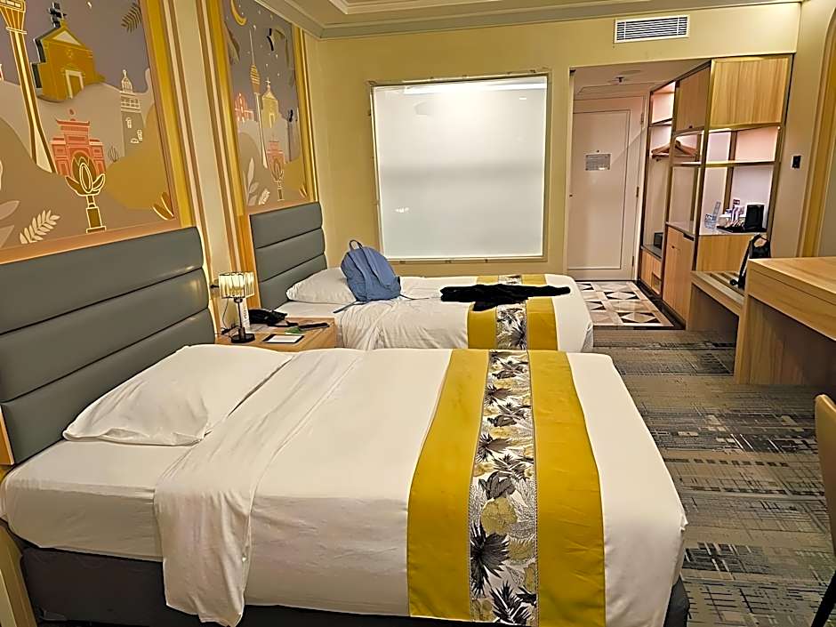 Emperor Hotel