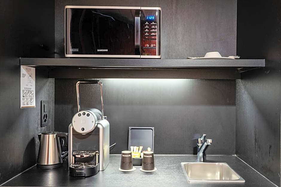Nash Suites Airport Hotel