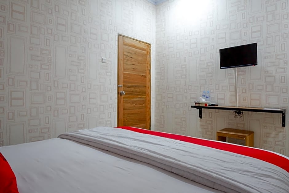 RedDoorz Syariah near Universitas Negeri Gorontalo 2