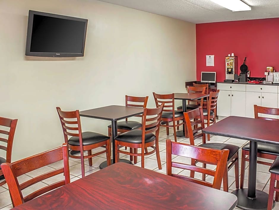 Econo Lodge Research Triangle Park