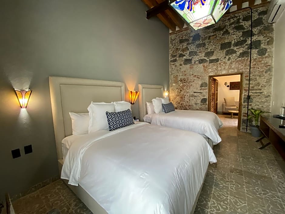 Milo Collection Hotel