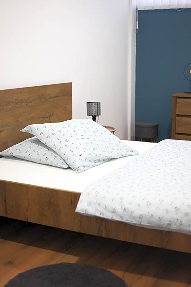 Rooms & Glamping Lana Haus