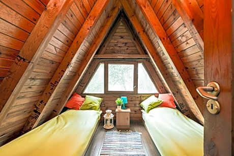 Domki jak PRLu w Camp LIPNO